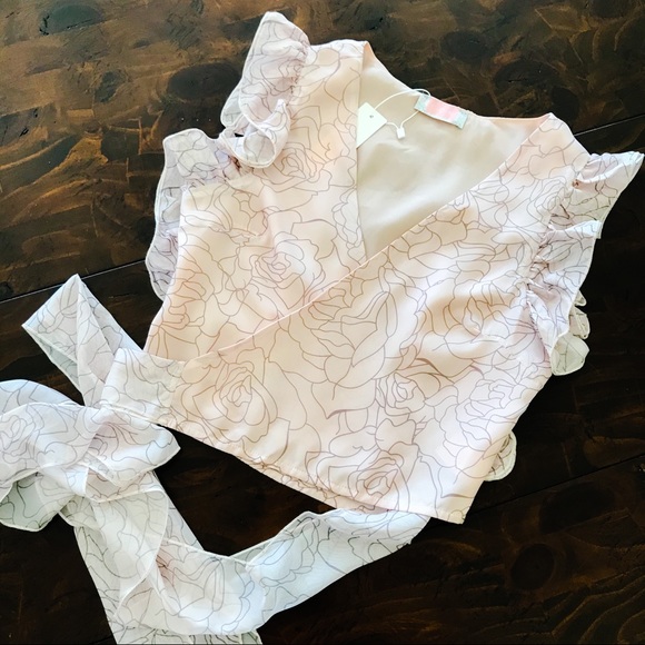 5⭐️ /LYLA/ Blush Ruffled Crop Floral Wrap Top - Picture 6 of 6